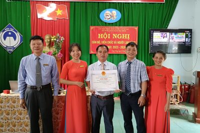 HỘI NGHỊ CÁN BỘ, VIÊN CHỨC VÀ NGƯỜI LAO ĐỘNG TRƯỜNG THCS ĐOÀN THỊ ĐIỂM NĂM HỌC 2023-2024 ĐÃ THÀNH CÔNG TỐT ĐẸP
